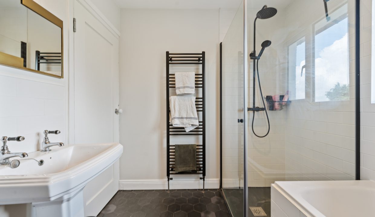 87 Woodvale Road - interior-30