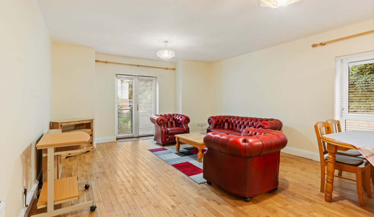 9 Bowling Court - interior-4
