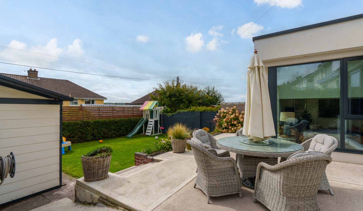 9 Firgrove Lawn - exterior-11