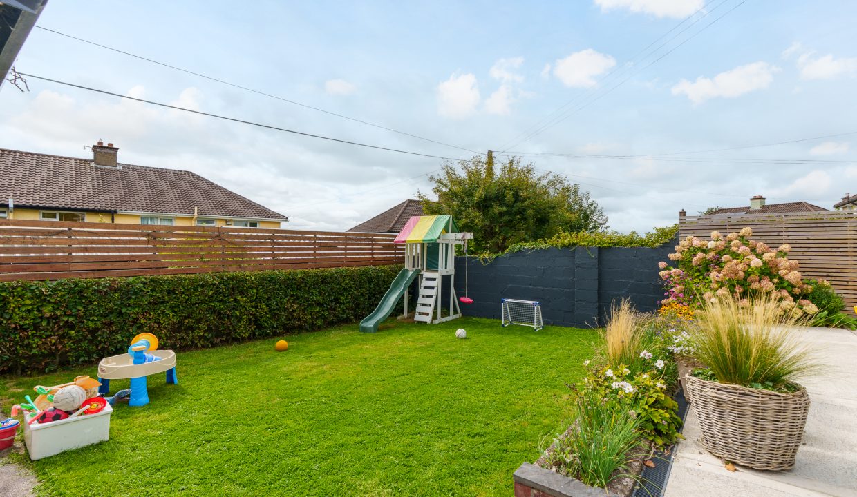 9 Firgrove Lawn - exterior-13