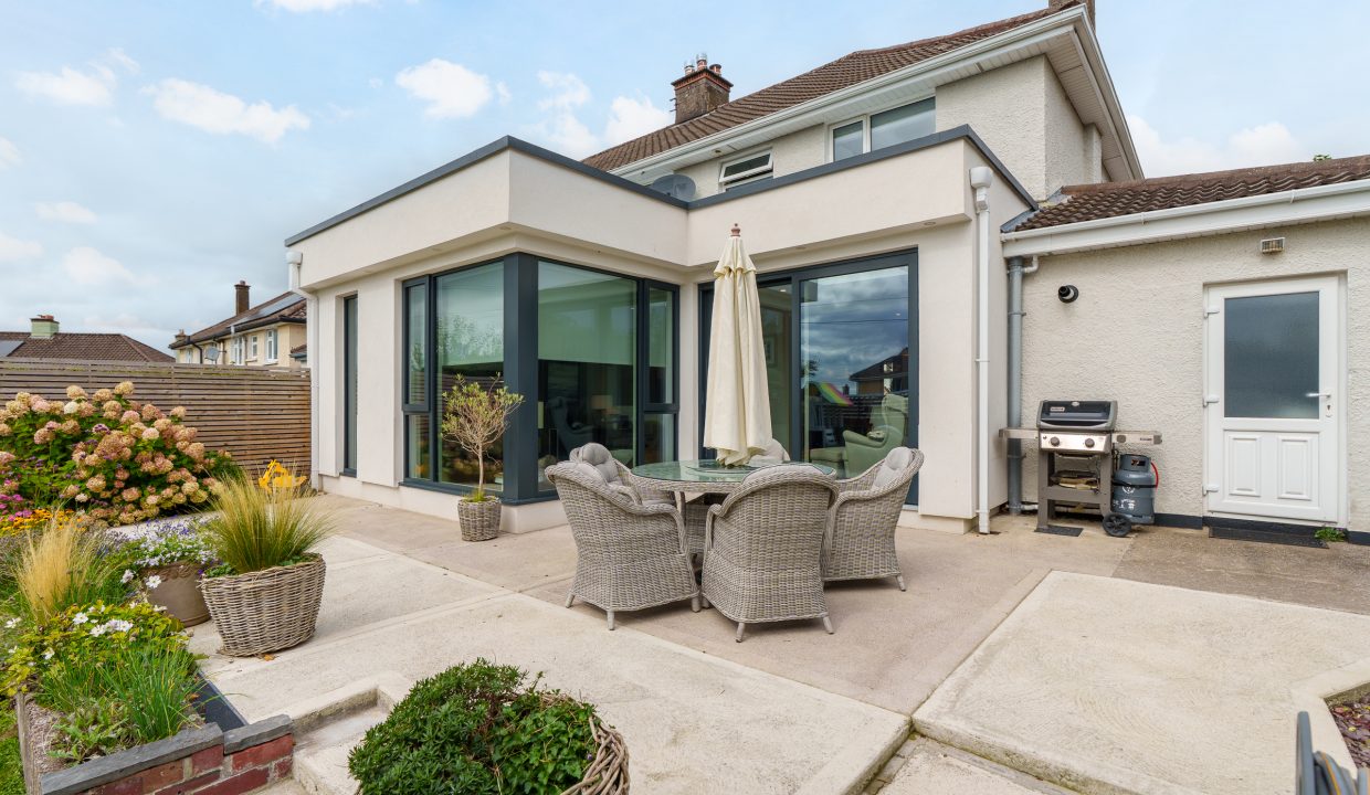 9 Firgrove Lawn - exterior-19