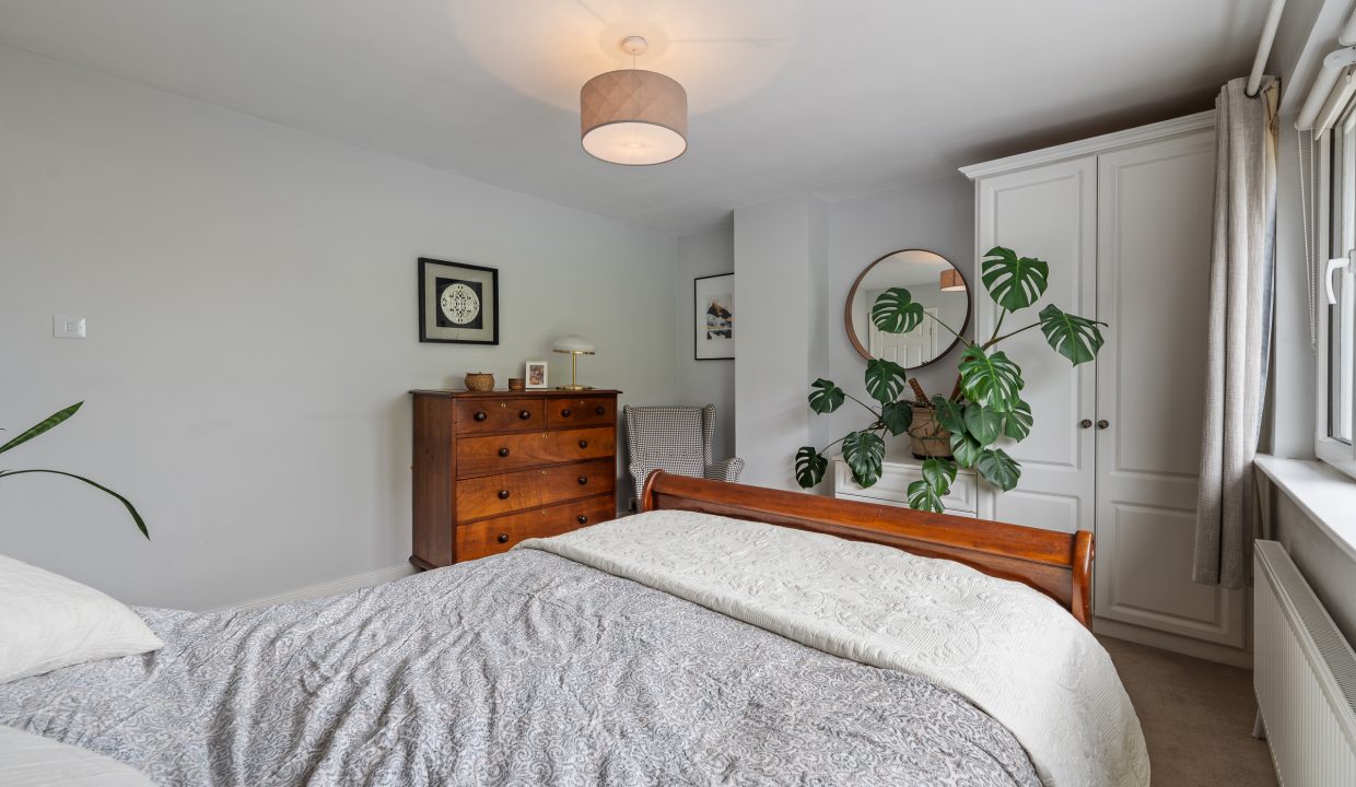9 Firgrove Lawn - interior-16