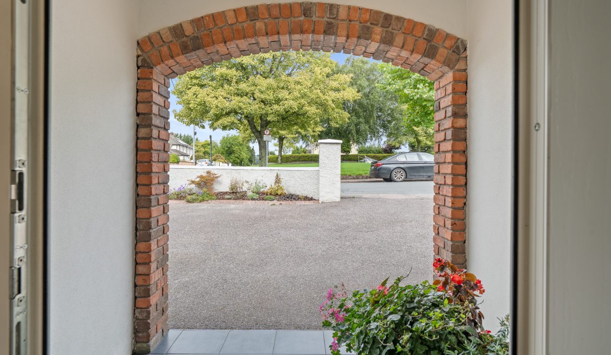 9 Firgrove Lawn - interior-49