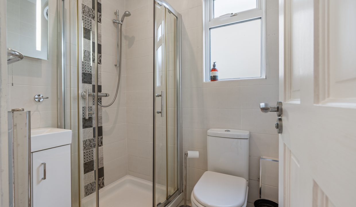9 Firgrove Lawn - interior-52