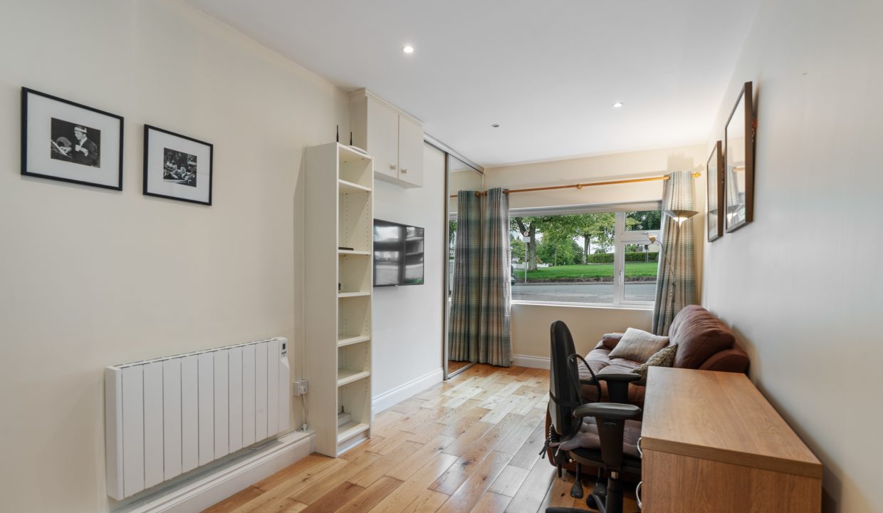 9 Firgrove Lawn - interior-54