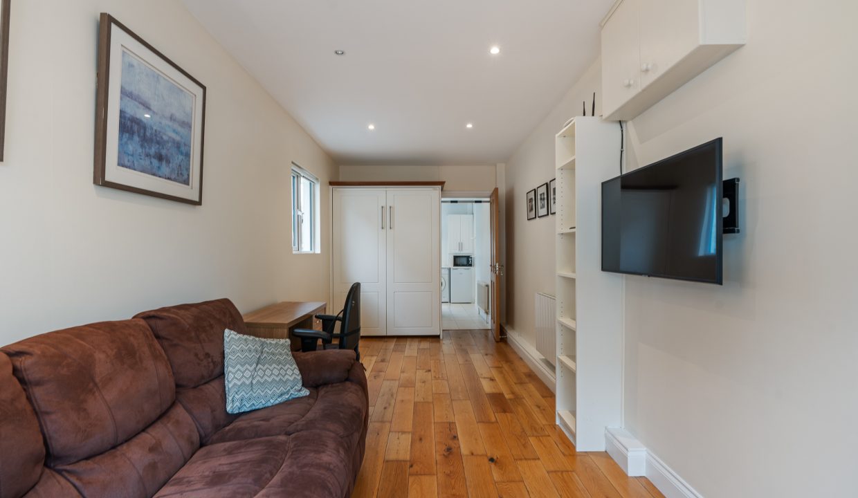 9 Firgrove Lawn - interior-55