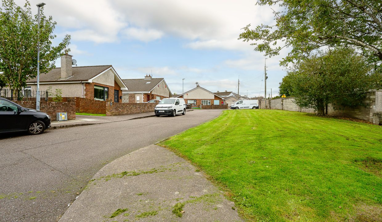 09.09 LOTHLORIEN, LARCHFIELD CLOSE, COMMONS ROAD, CORK - ERA - H-Pix Media WEB 39