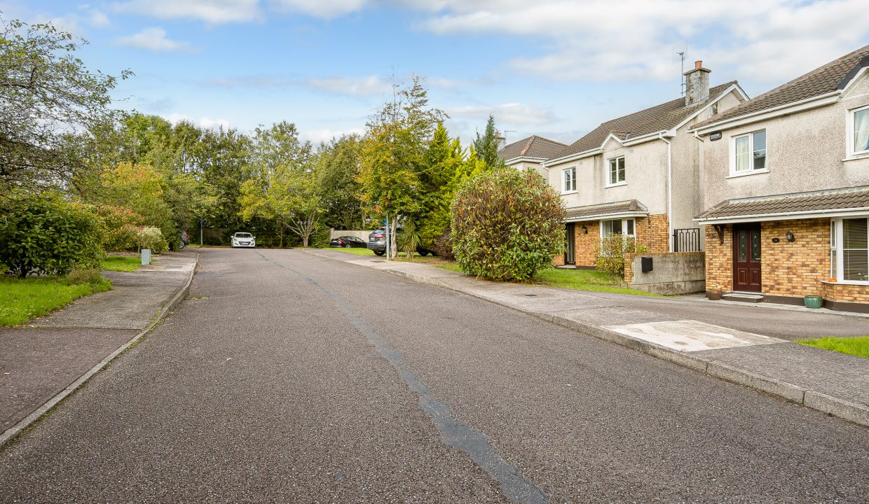 10.05 73 Alderbrook, Frankfield, Cork - ERA - H-Pix WEB 01