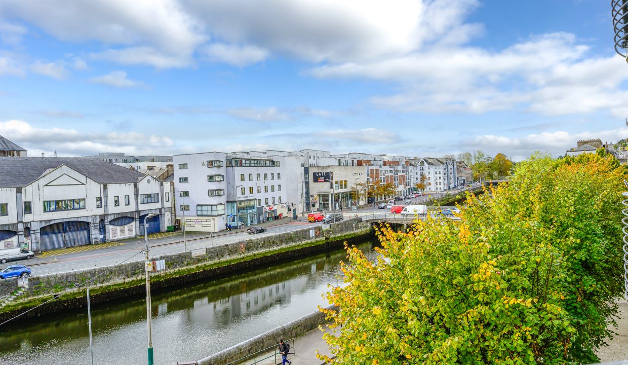 10.06 19 Popes Quay Court, Cork City - ERA - H-Pix Media WEB 17