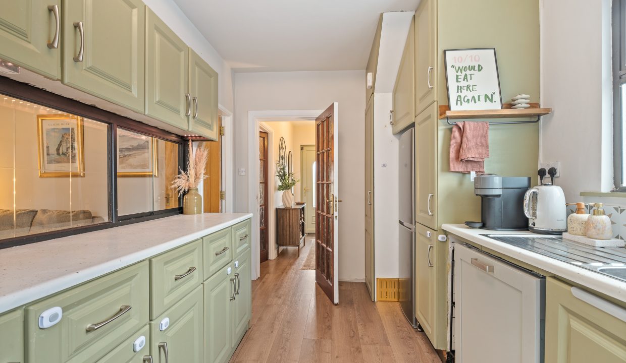 10.09 3 Deanwood Place, Togher, Cork - ERA - H-Pix WEB 24