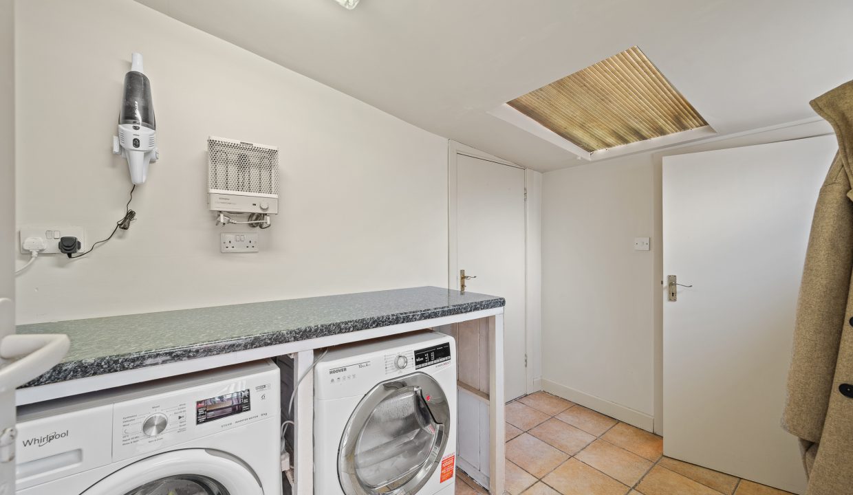 10.09 3 Deanwood Place, Togher, Cork - ERA - H-Pix WEB 33