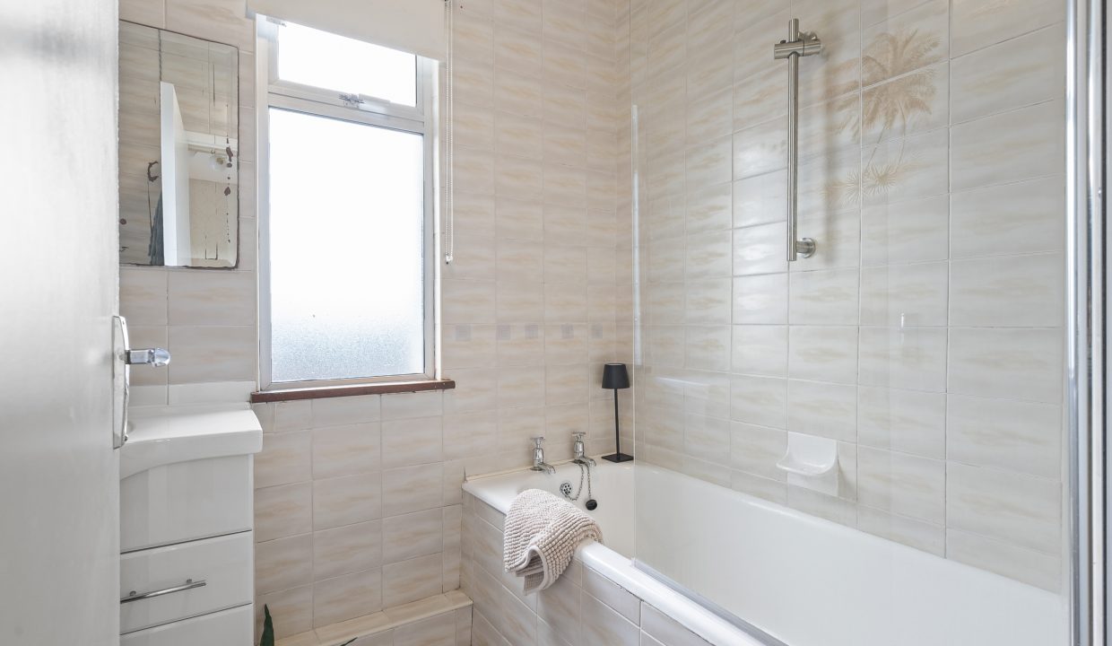 10.09 3 Deanwood Place, Togher, Cork - ERA - H-Pix WEB 45