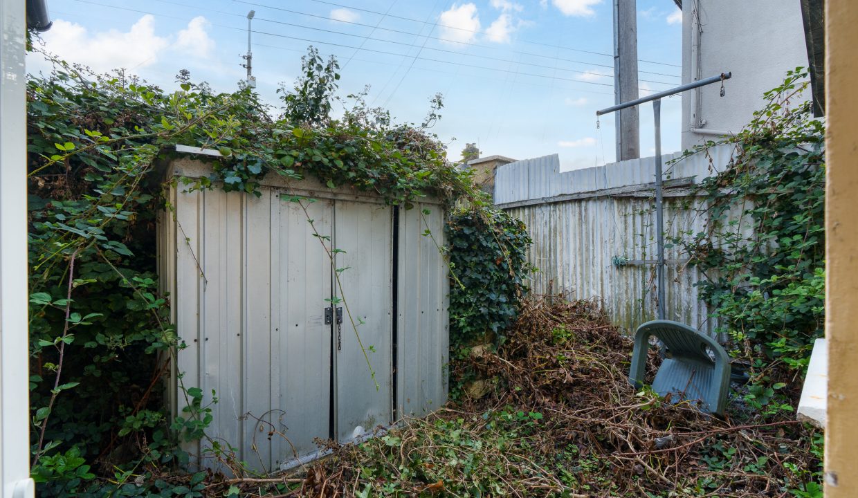 12 Curragh Road - exterior-15