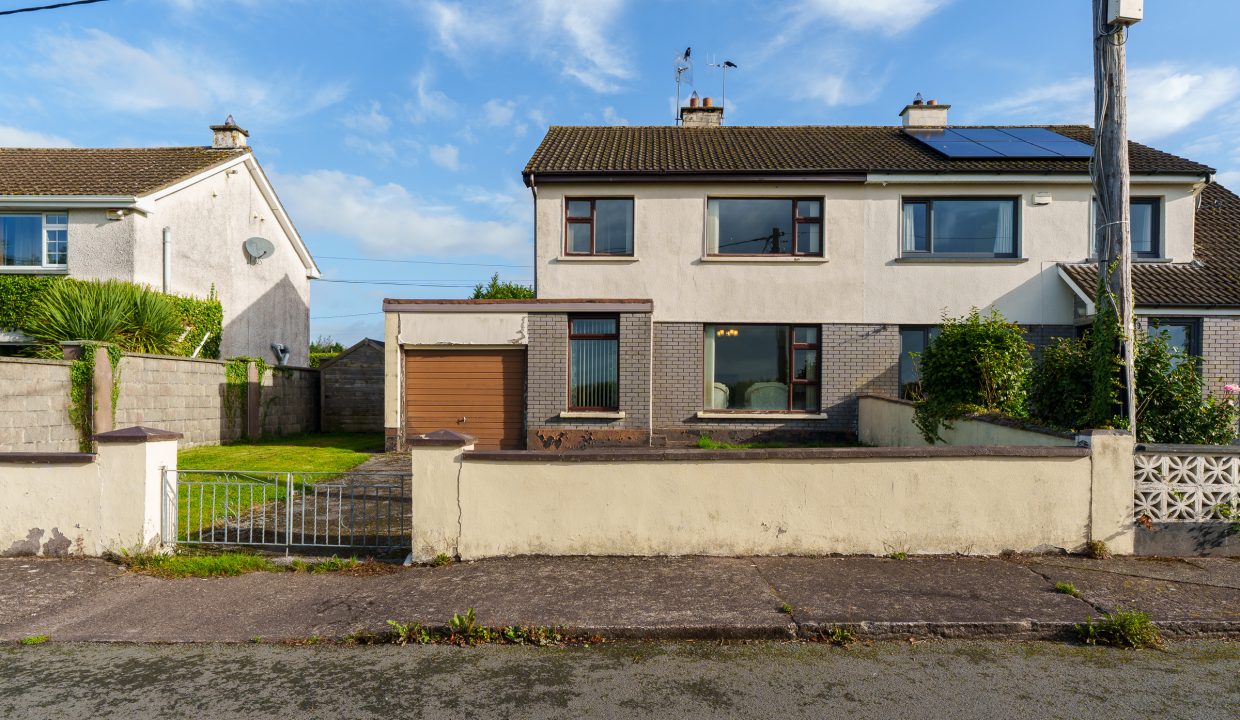 2 Whitethorn Drive - exterior-2