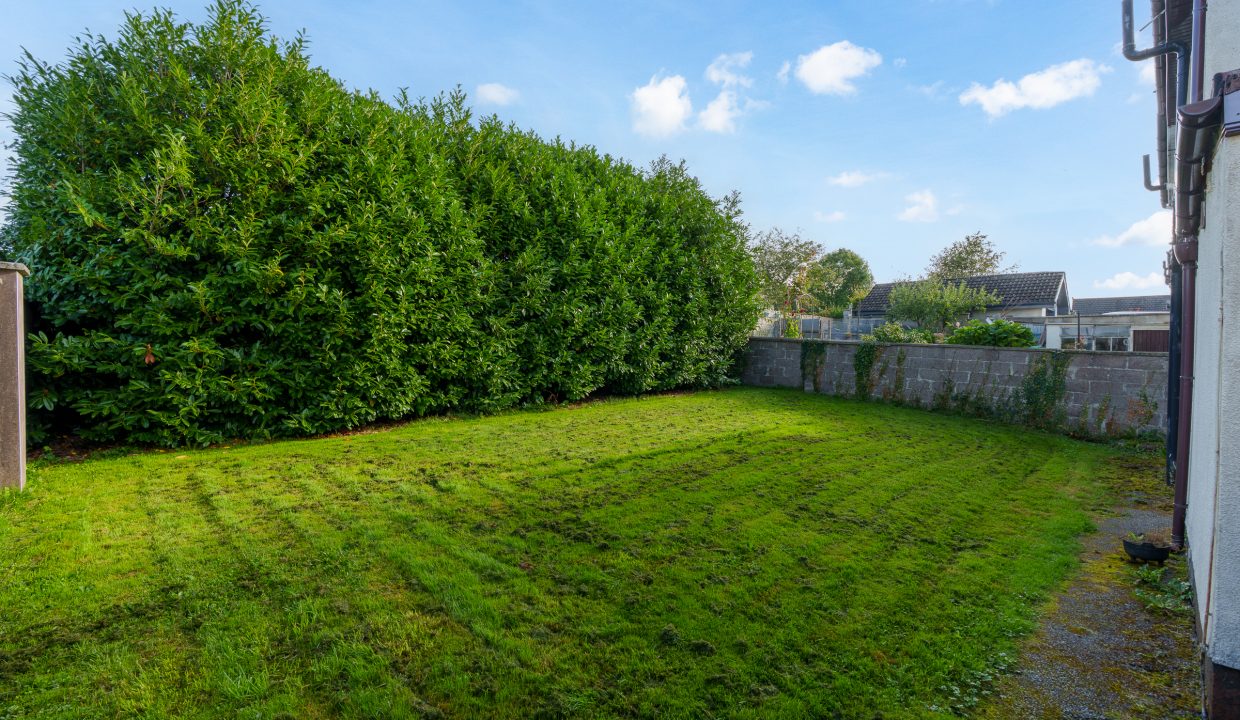2 Whitethorn Drive - exterior-8