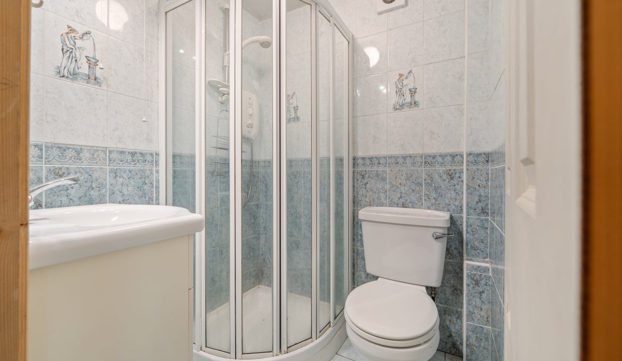 2 Whitethorn Drive - interior-11