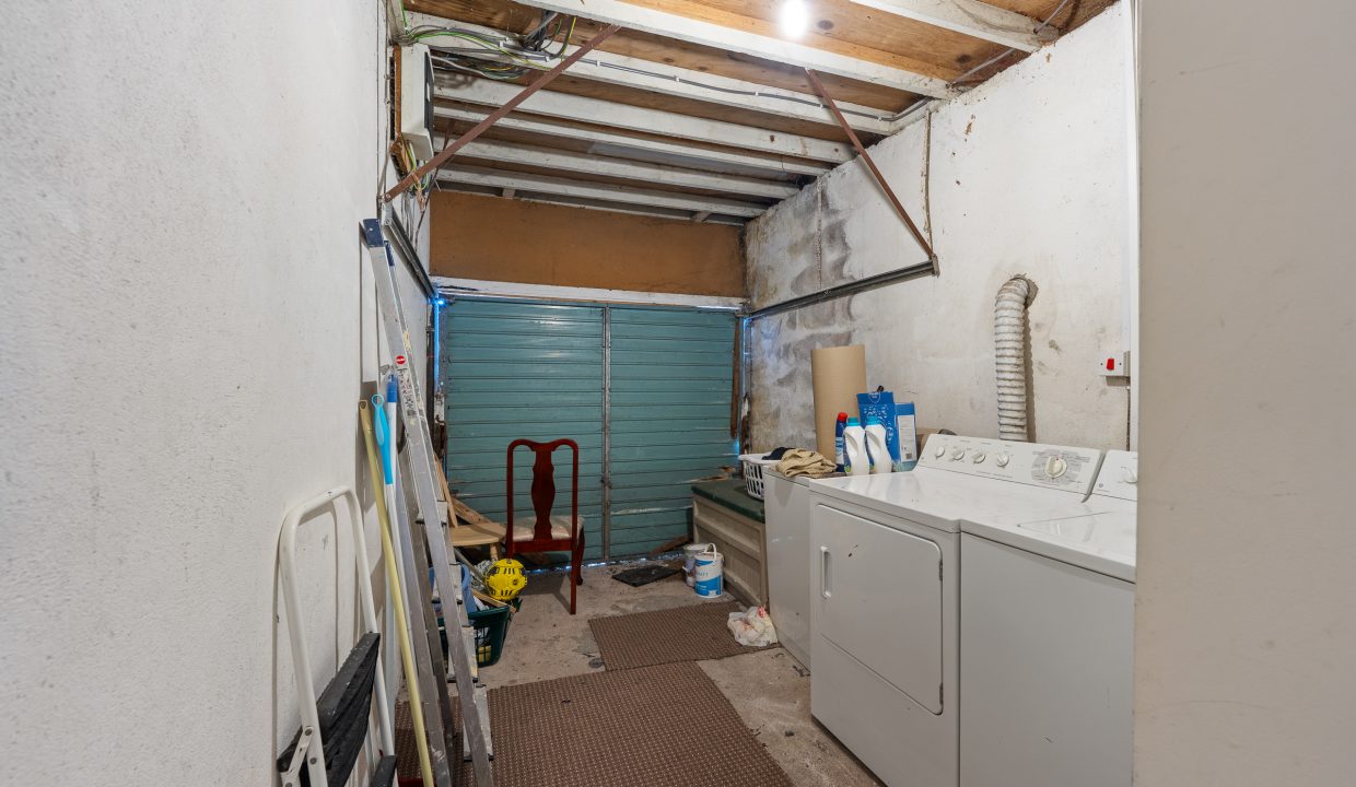 2 Whitethorn Drive - interior-12