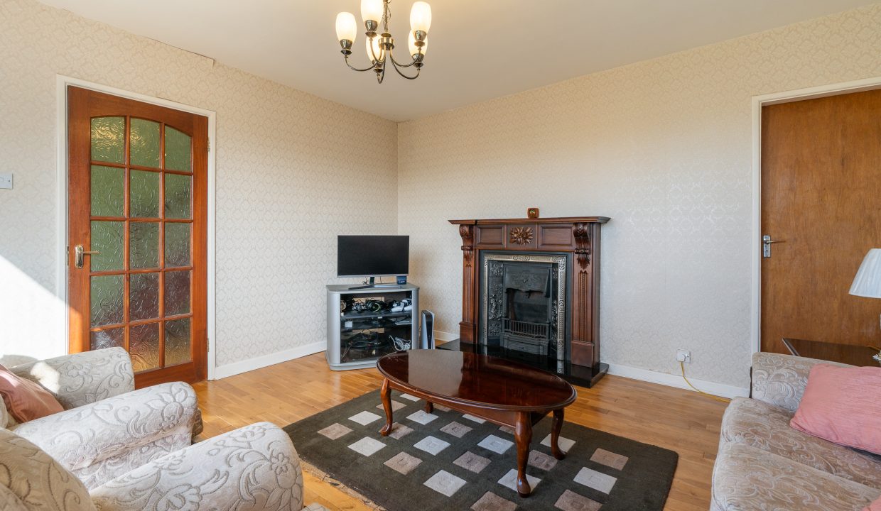 2 Whitethorn Drive - interior-16