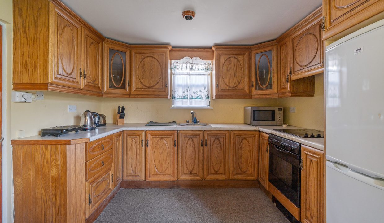 2 Whitethorn Drive - interior-21