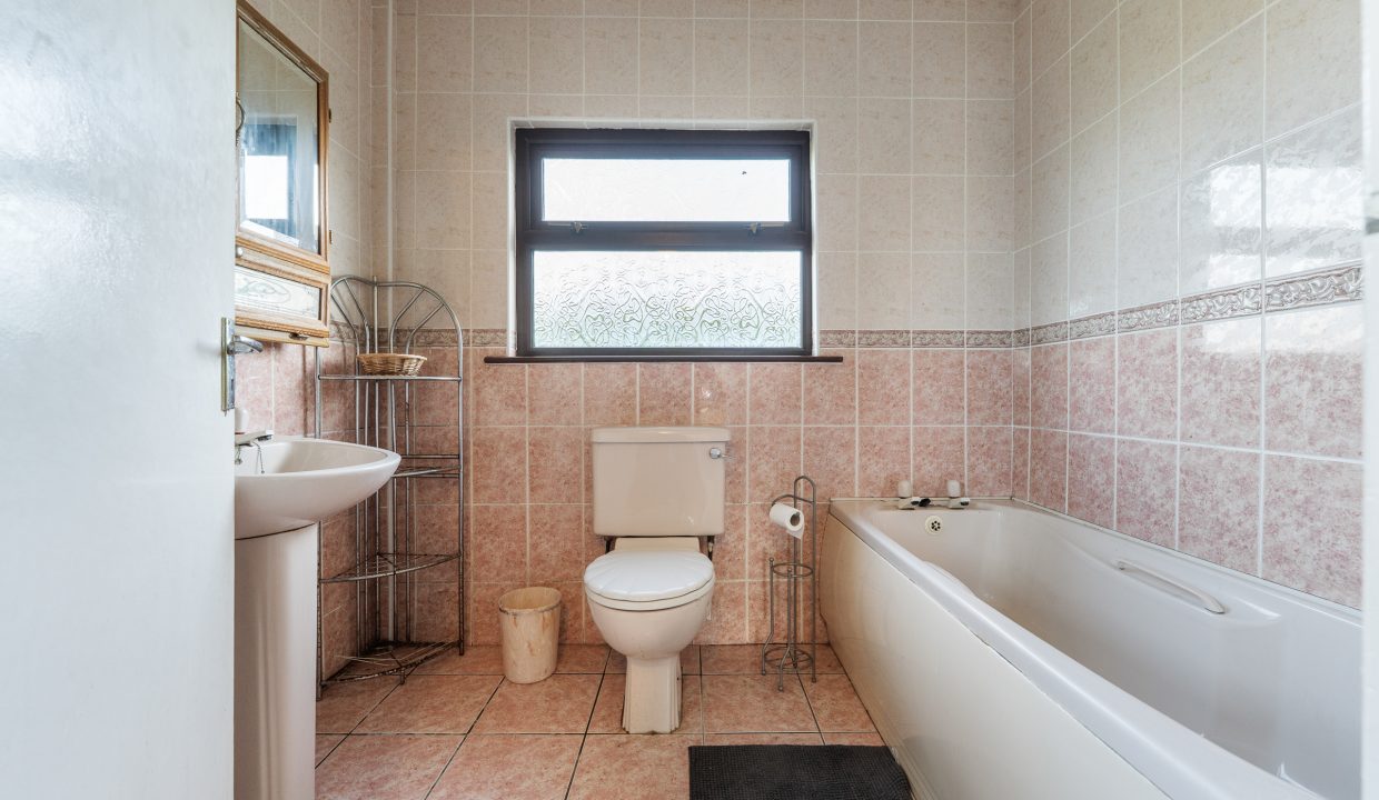 2 Whitethorn Drive - interior-3