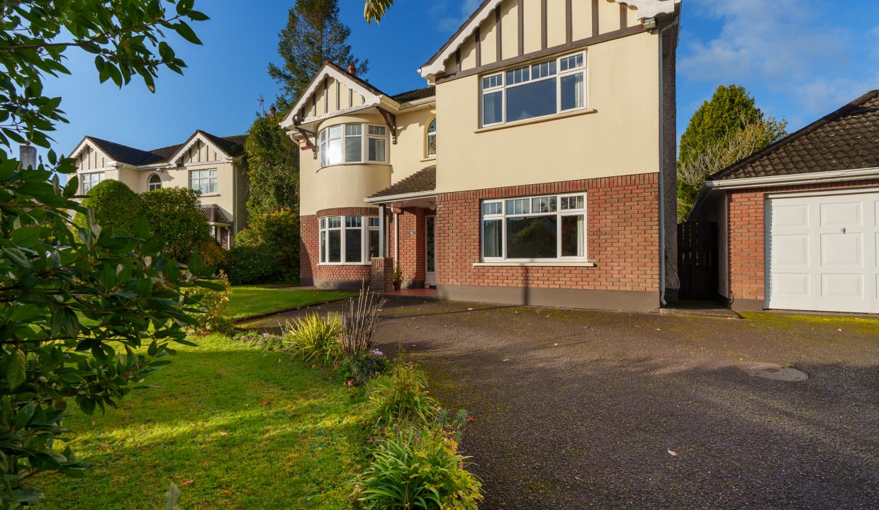 8 The Manor - exterior-3