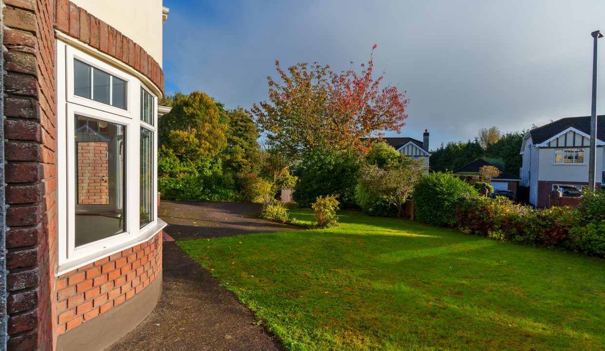 8 The Manor - exterior-4