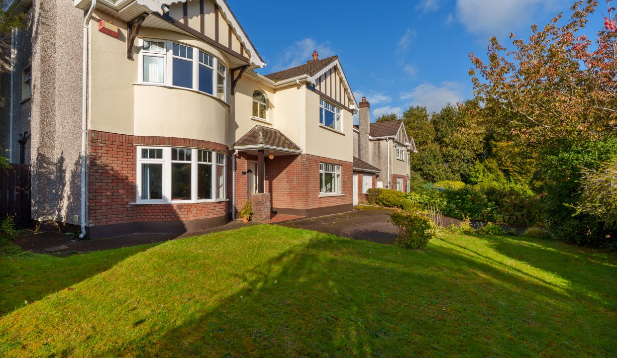 8 The Manor - exterior-5
