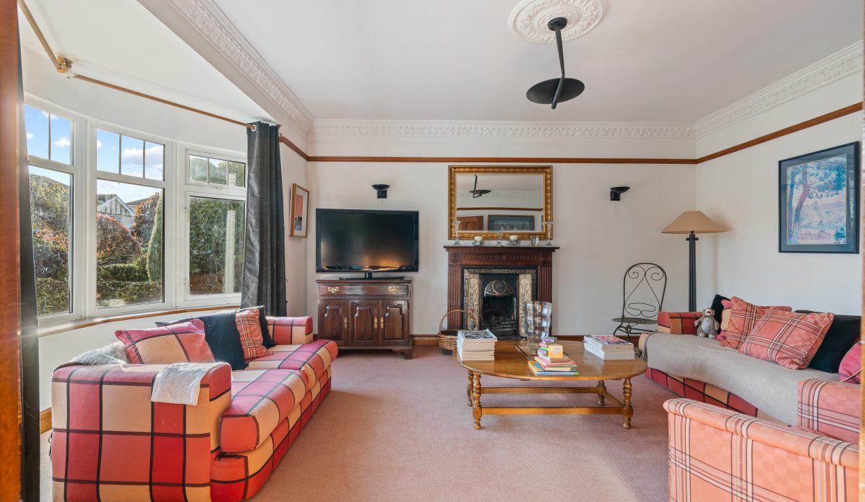 8 The Manor - interior-1