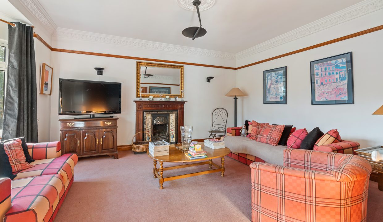 8 The Manor - interior-2