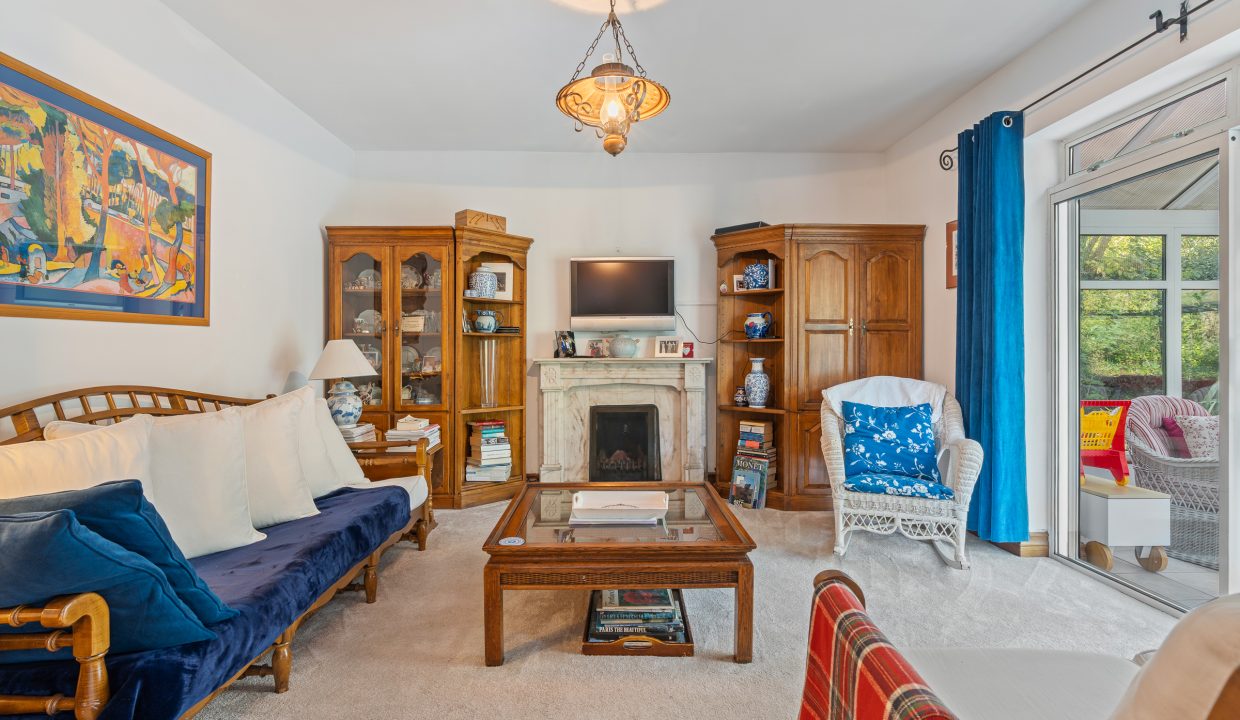 8 The Manor - interior-24