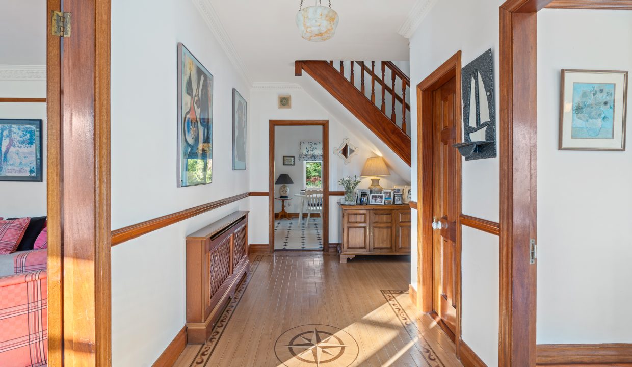 8 The Manor - interior-5